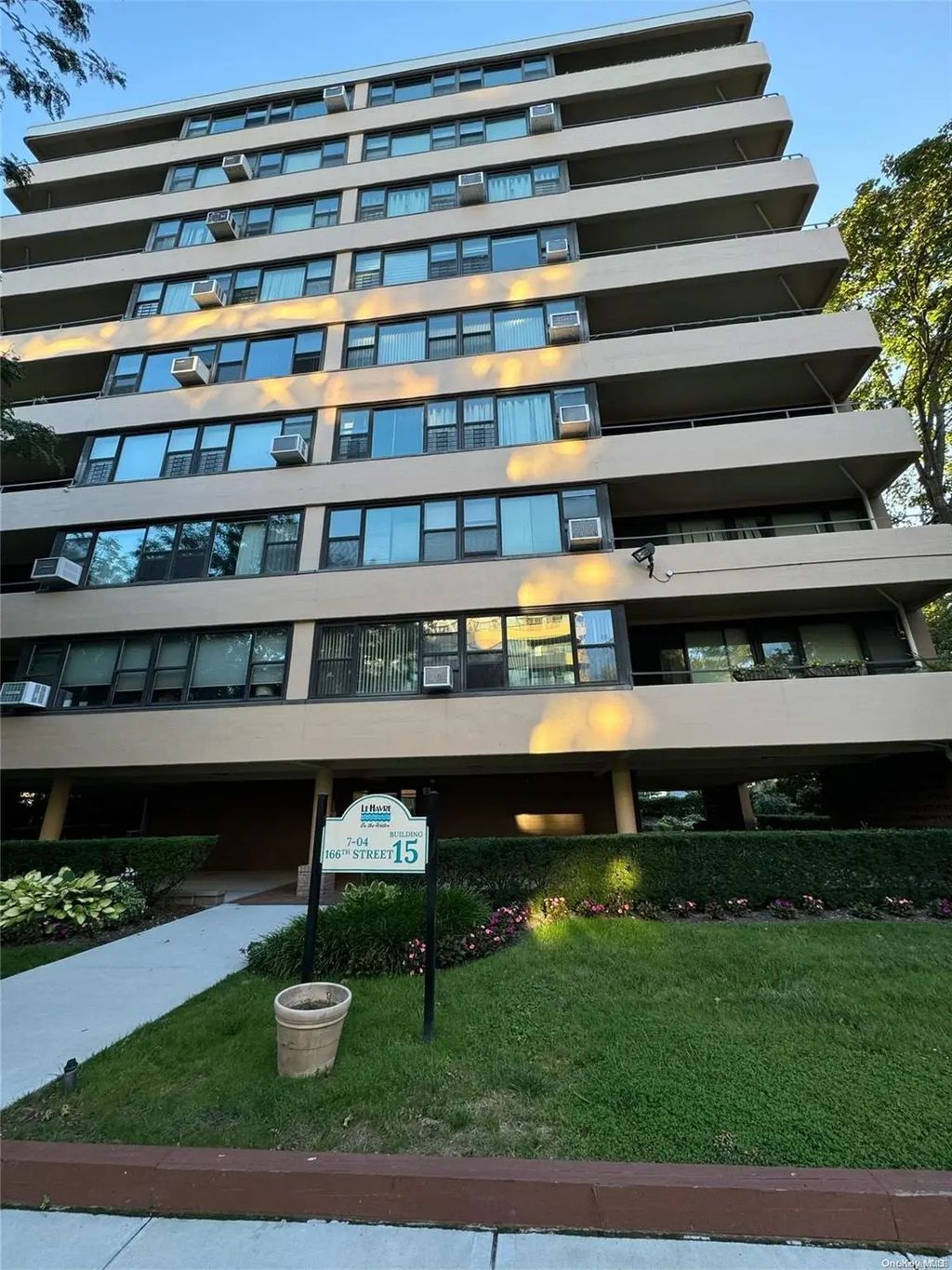 7-04 166th Street # 6d, Whitestone
