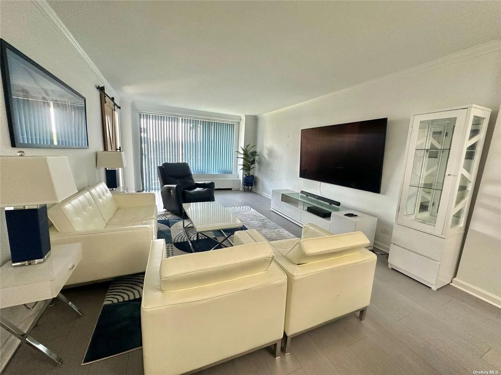 61-20 Grand Central Parkway # B401, Forest Hills