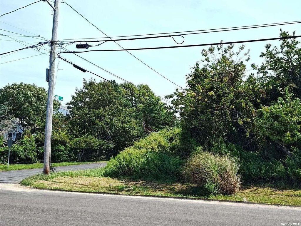Grandview Drive, Shirley