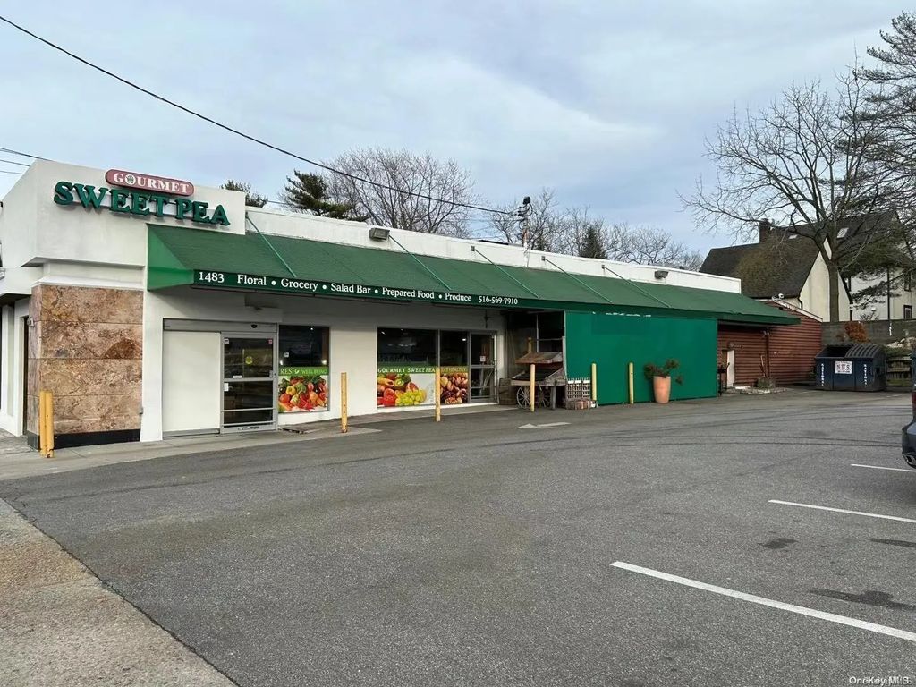 1483 Broadway, Hewlett