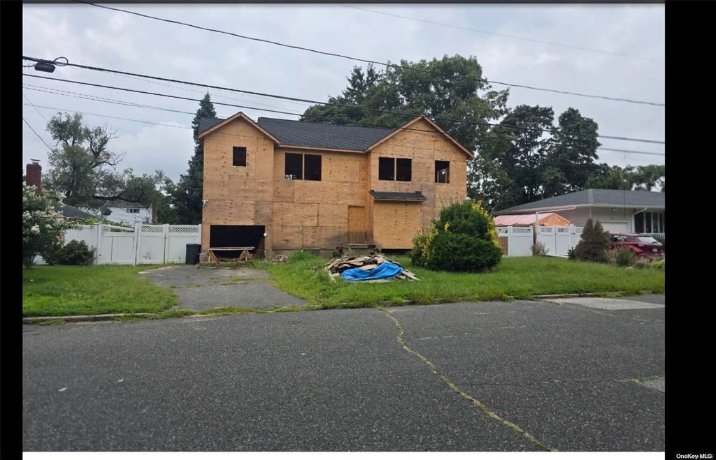 140 Floyd Street, Brentwood