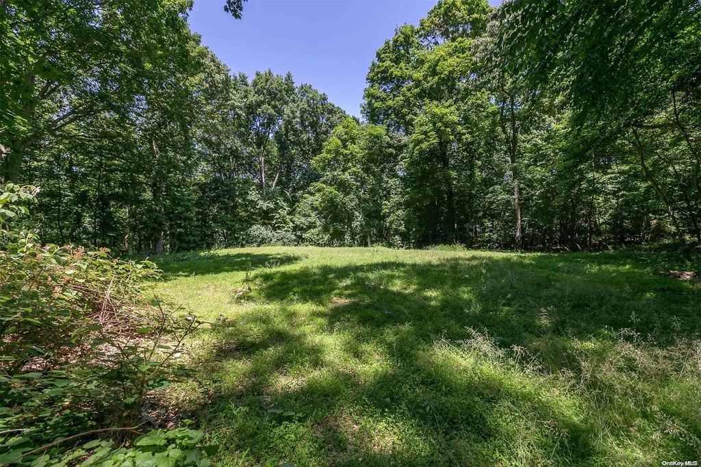 5 Hawks Nest, Nissequogue