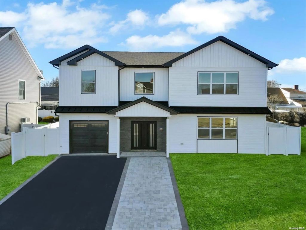 37 Old Farm Road, Levittown