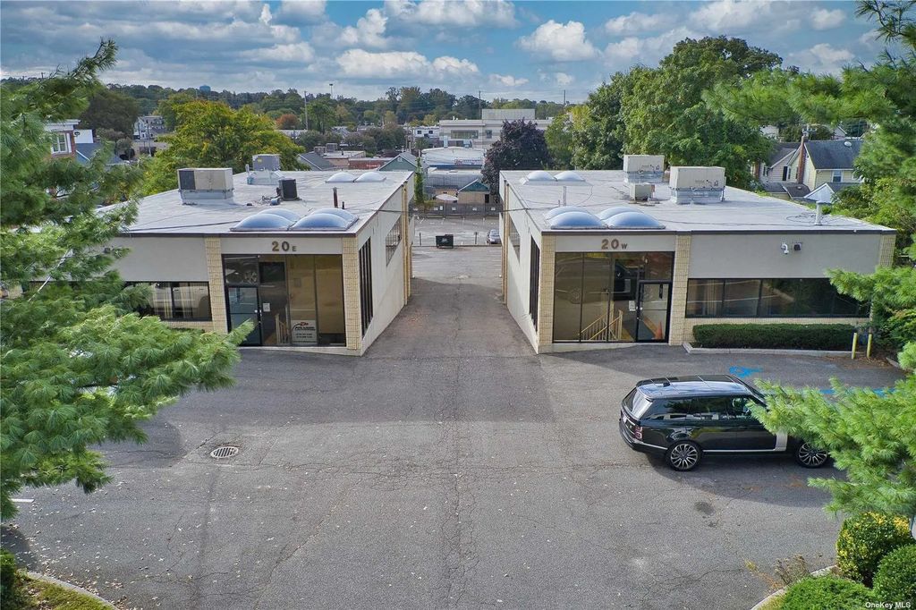 20 Vanderventer Avenue, Port Washington