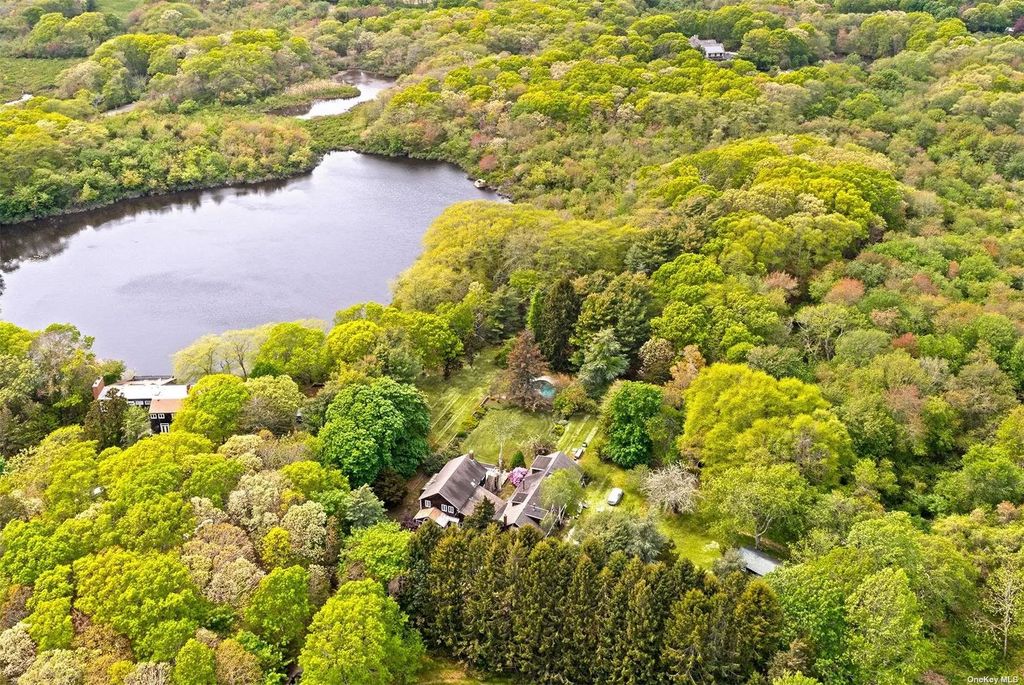 61 Lower 7 Ponds Road, Water Mill