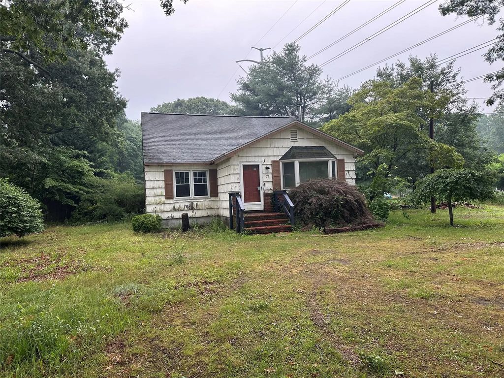 77 Lincoln Road, Medford