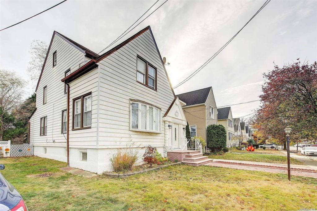 21 Fremont Road, Valley Stream