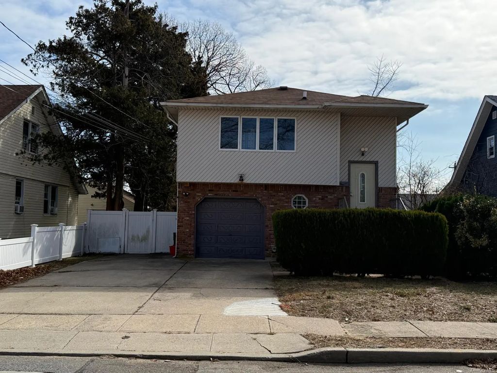 51 Manor Road, Valley Stream