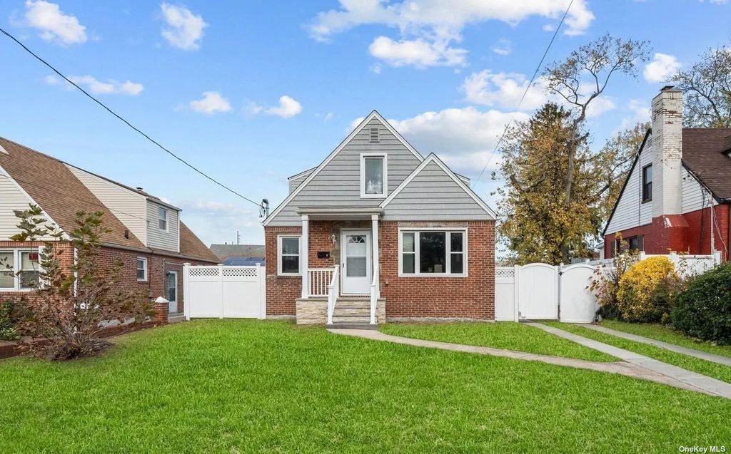 8 Alden Avenue, Valley Stream