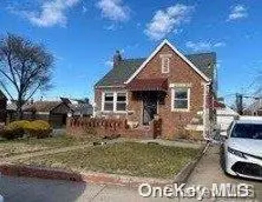 83-29 Little Neck Parkway, Glen Oaks