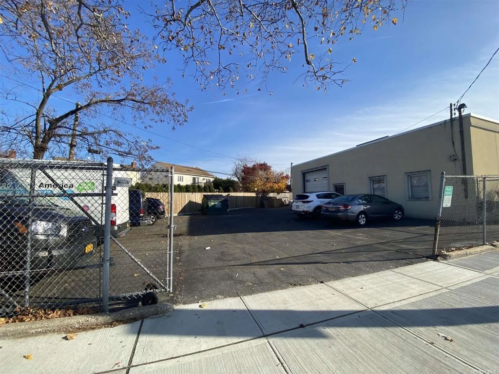 465 Franklin Avenue, Franklin Square
