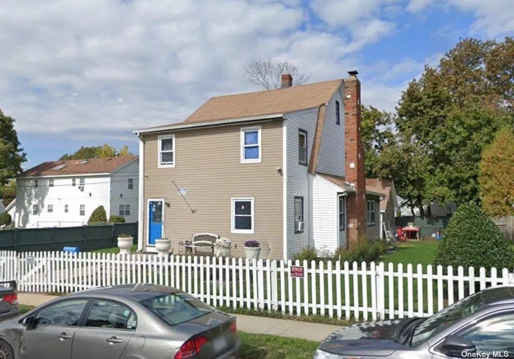 93 Princeton St Street, Hempstead