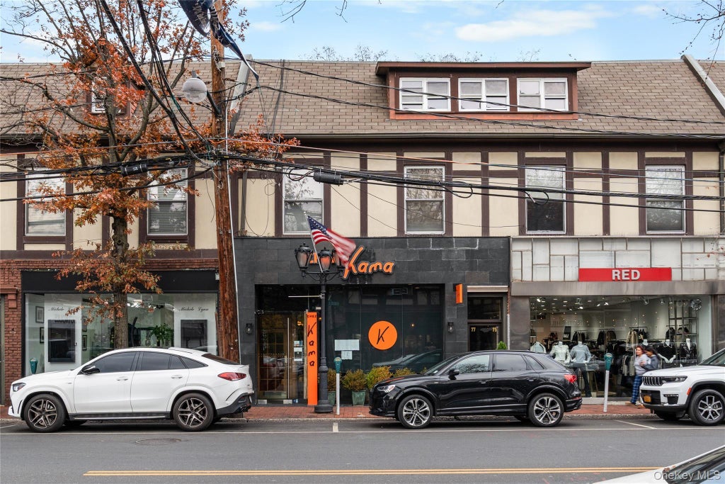 77 Middle Neck Rd, Great Neck