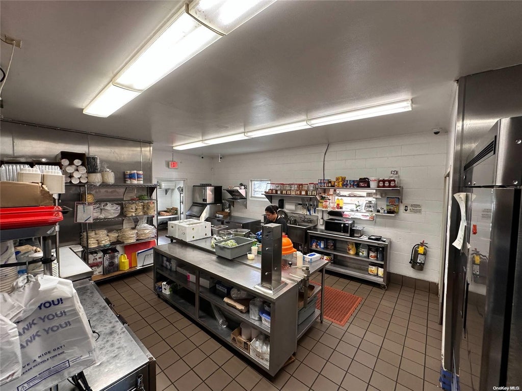 15 of 31 - 44780 County Road 48, Southold, NY
