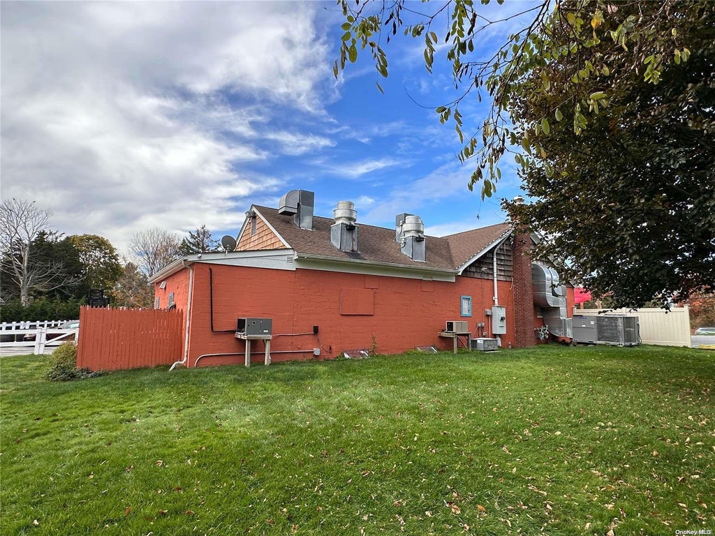 23 of 31 - 44780 County Road 48, Southold, NY