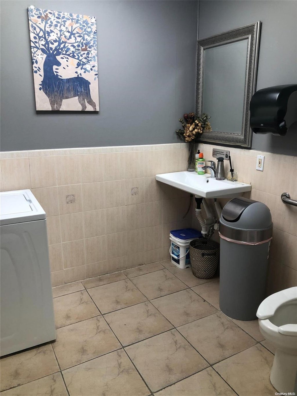 6 of 8 - 2377 Hempstead Turnpike, East Meadow, NY