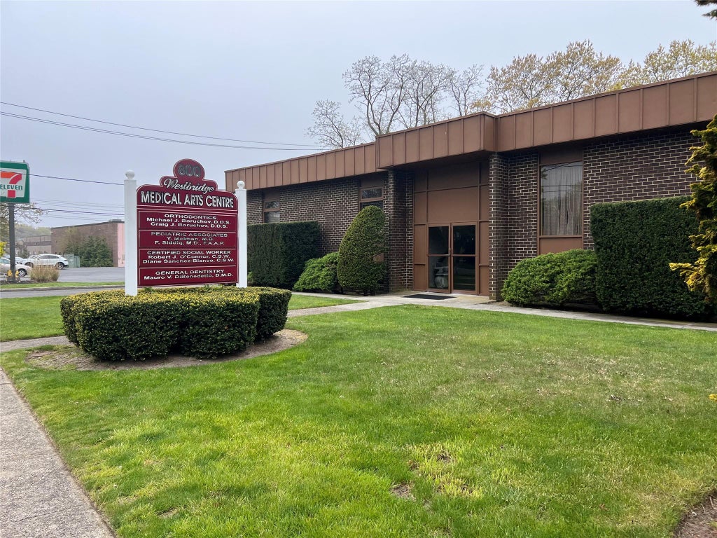 1 of 19 - 800 Broadway, Holbrook, NY
