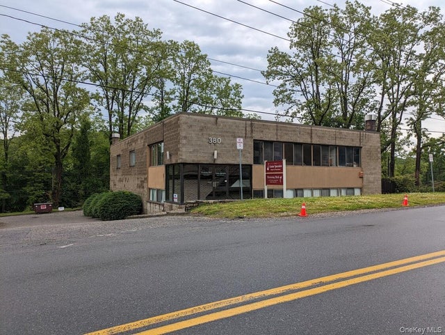 380 Adams Street, Bedford