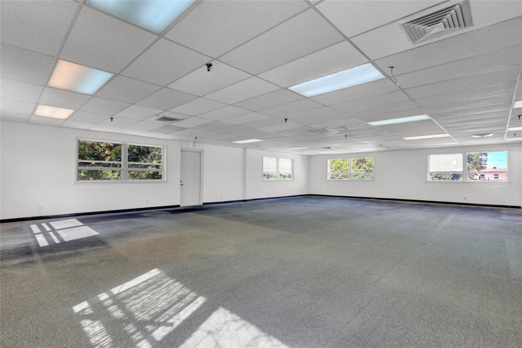 3 of 17 - 1438 Wantagh Avenue # 2, Wantagh, NY