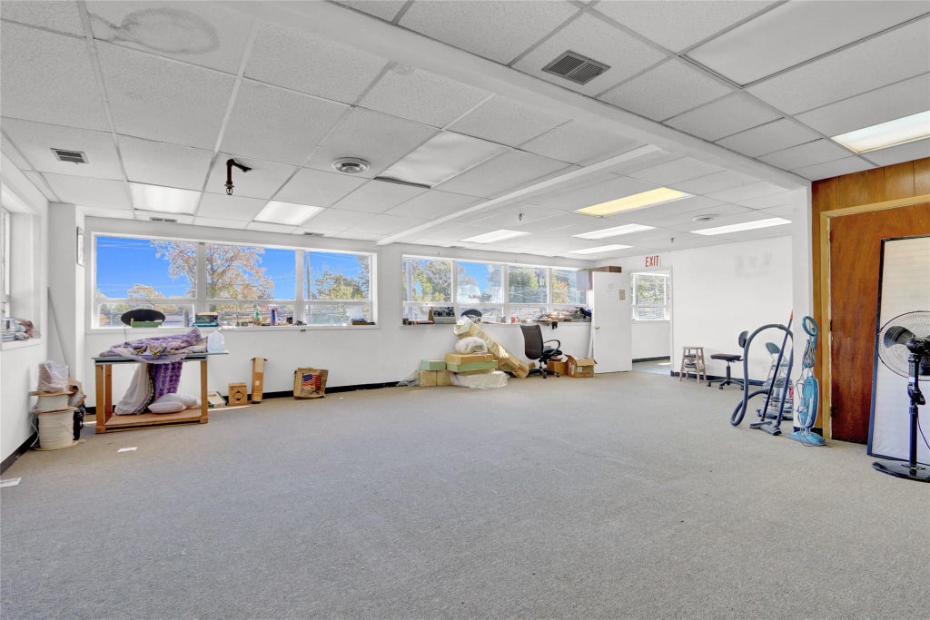 6 of 17 - 1438 Wantagh Avenue # 2, Wantagh, NY