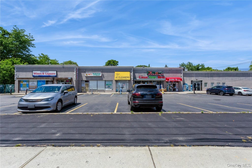 757 B Foxhurst Road, Baldwin