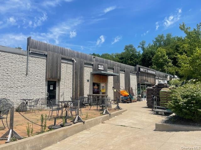 Photo of Listing #927836