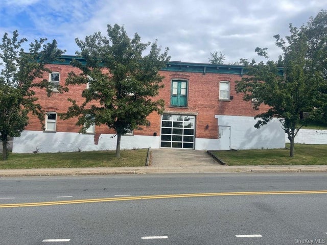 Photo of Listing #927931