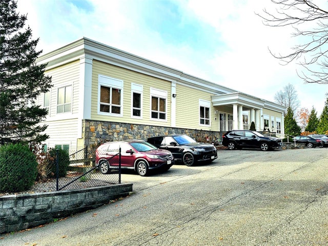 7 Sutton Place # Lower Level Back, Brewster