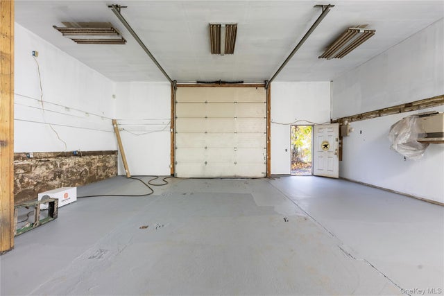 Photo of Listing #937676