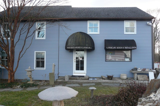 2 West Road, South Salem