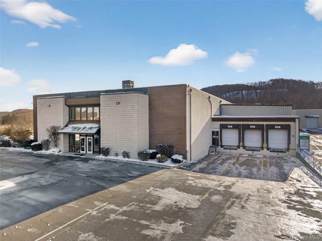 173 Black Meadow Road, Chester