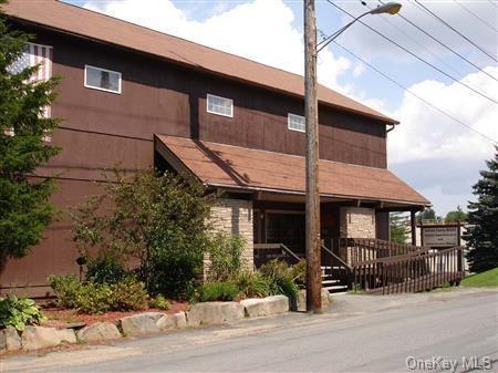 6 Wierk Avenue, Liberty