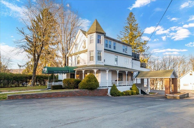 275 S Main Street, Liberty