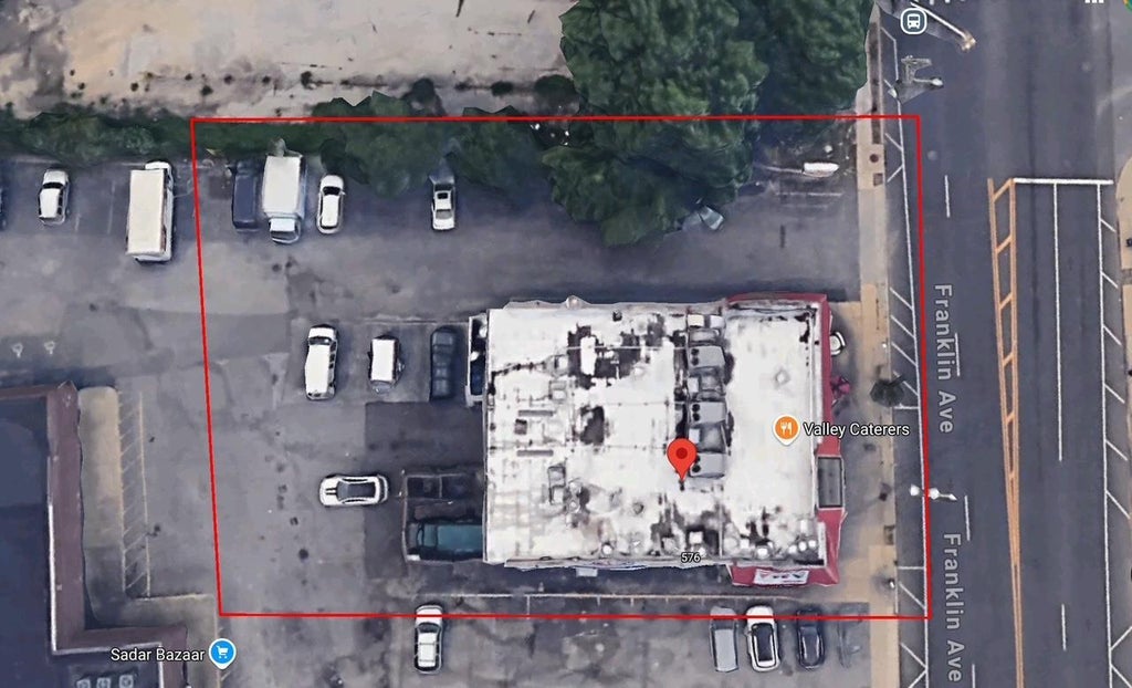 9 of 48 - 560 Franklin Avenue, Franklin Square, NY