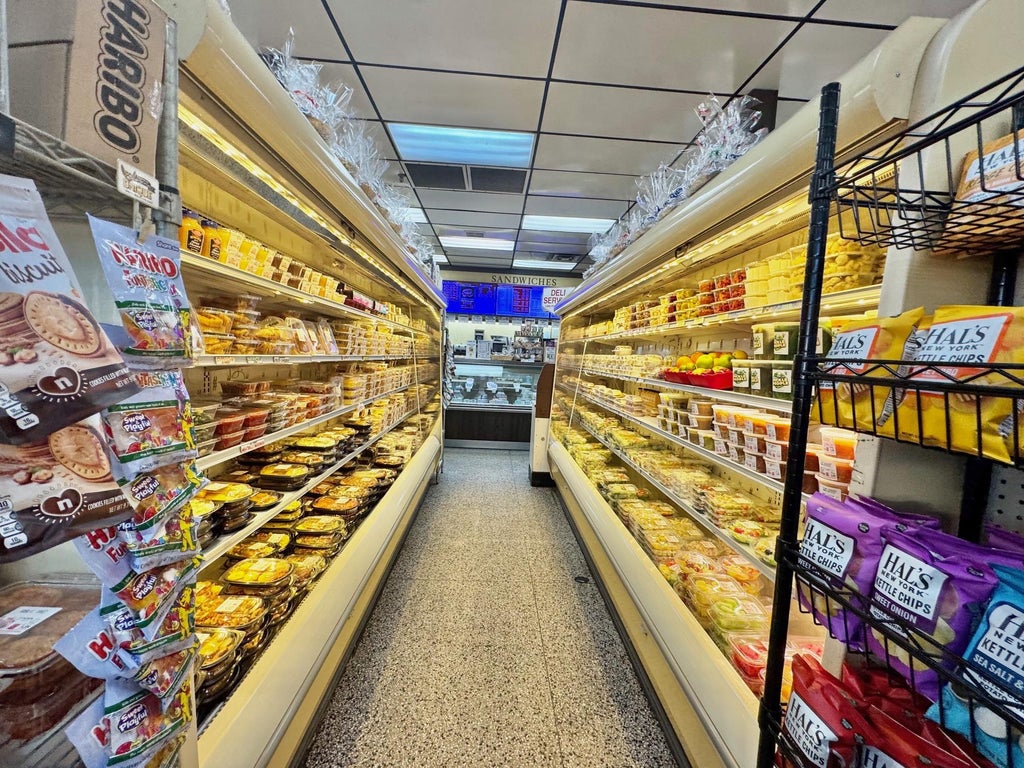 11 of 48 - 560 Franklin Avenue, Franklin Square, NY