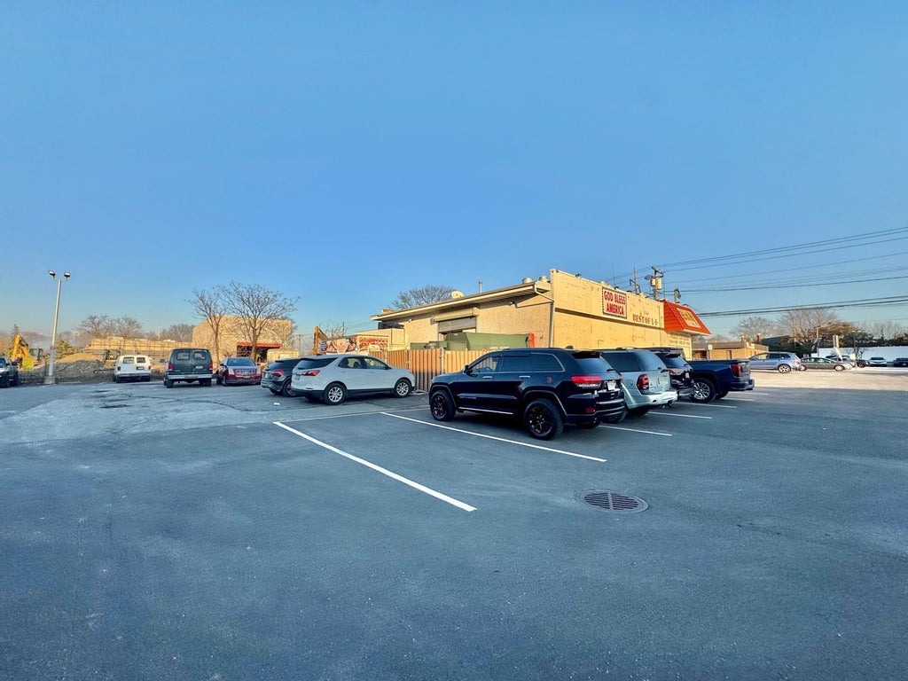 1 of 48 - 560 Franklin Avenue, Franklin Square, NY