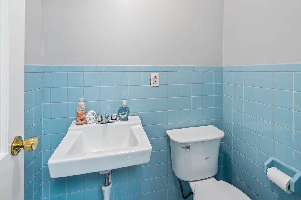 11 of 31 - 312 Larkfield Road, East Northport, NY