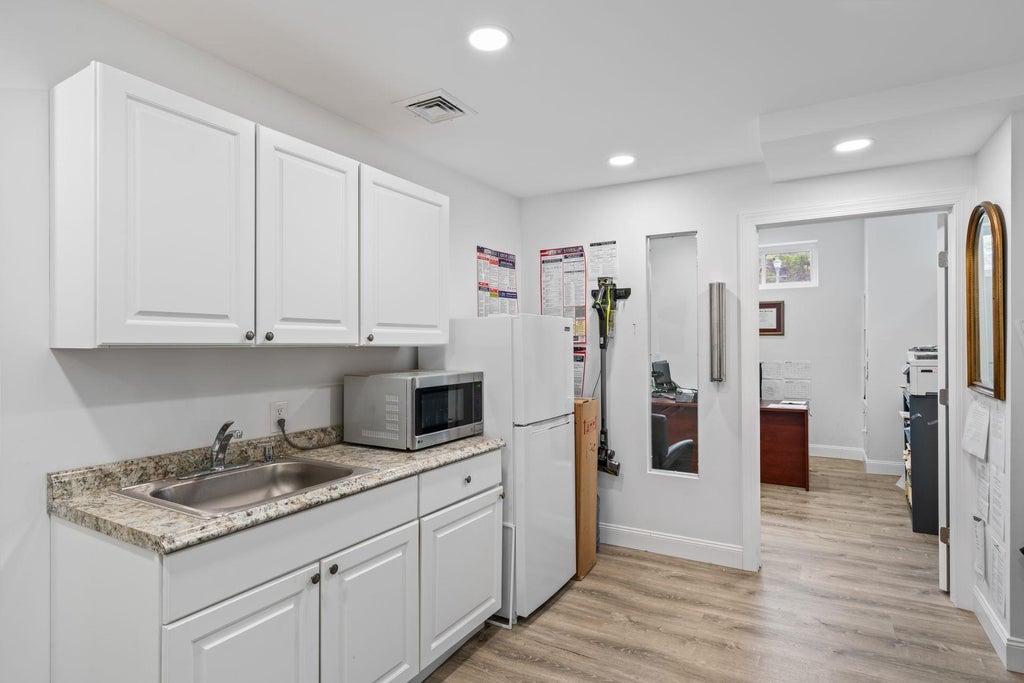 22 of 31 - 312 Larkfield Road, East Northport, NY