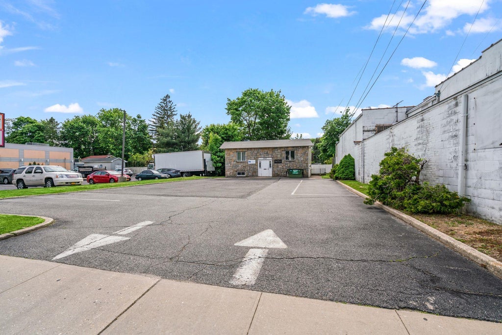 27 of 31 - 312 Larkfield Road, East Northport, NY