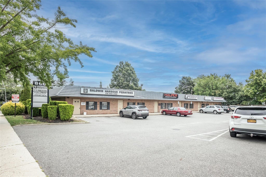 5 of 14 - 860 Atlantic, Baldwin, NY