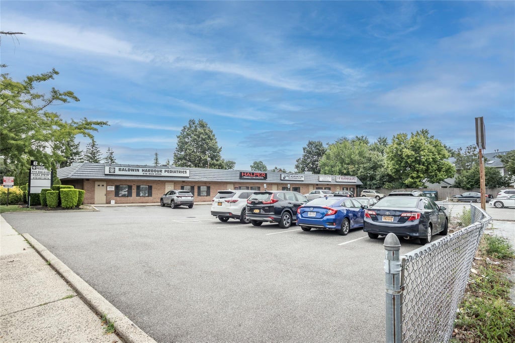 6 of 14 - 860 Atlantic, Baldwin, NY