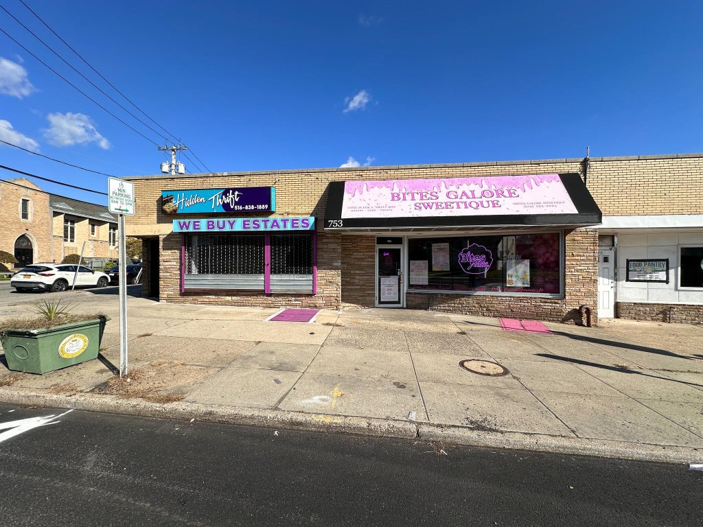 1 of 1 - 751-753 Merrick Boulevard, Baldwin, NY
