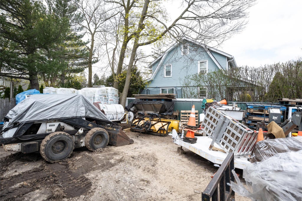 19 of 27 - 349 - 353 Hempstead Avenue, West Hempstead, NY