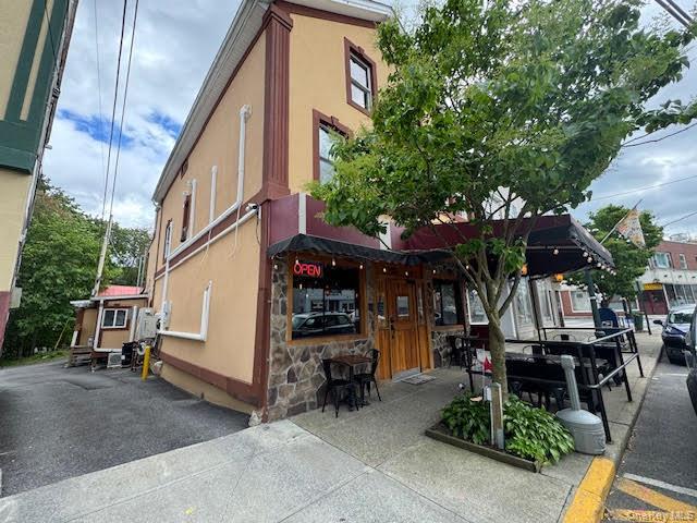 80 Vineyard Avenue, Highland