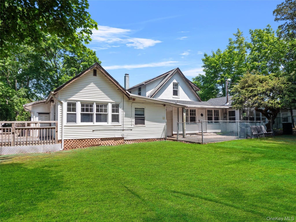 249 N Middletown Road, Pearl River