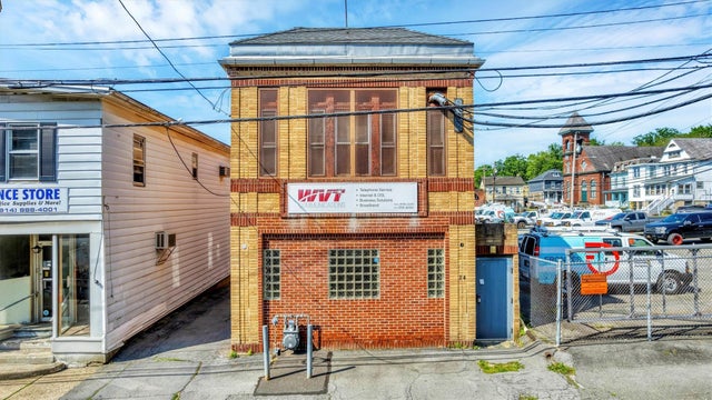 24 John Street, Middletown