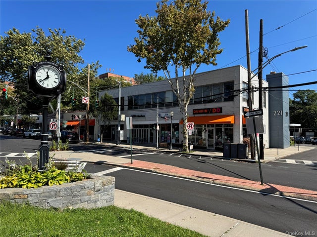 221 E Hartsdale Avenue, Hartsdale