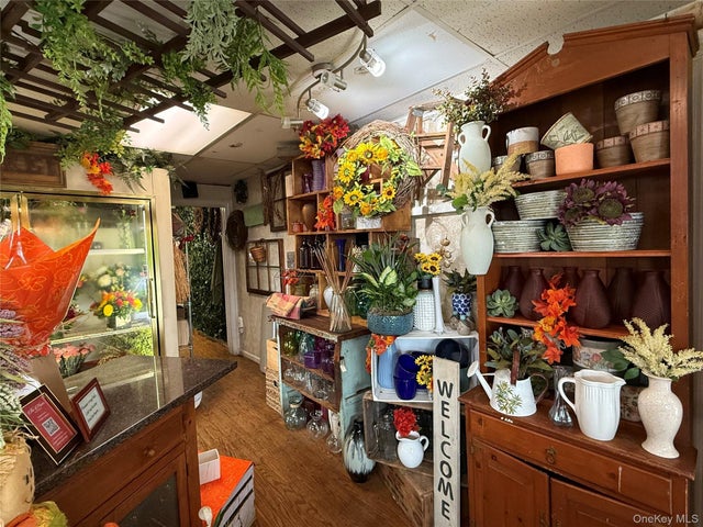 4 Veschi Lane N, Mahopac