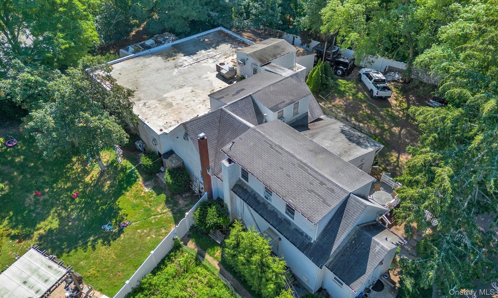 7 Canal Street, Center Moriches