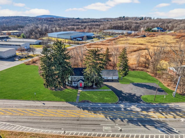 563 Temple Hill Road, New Windsor